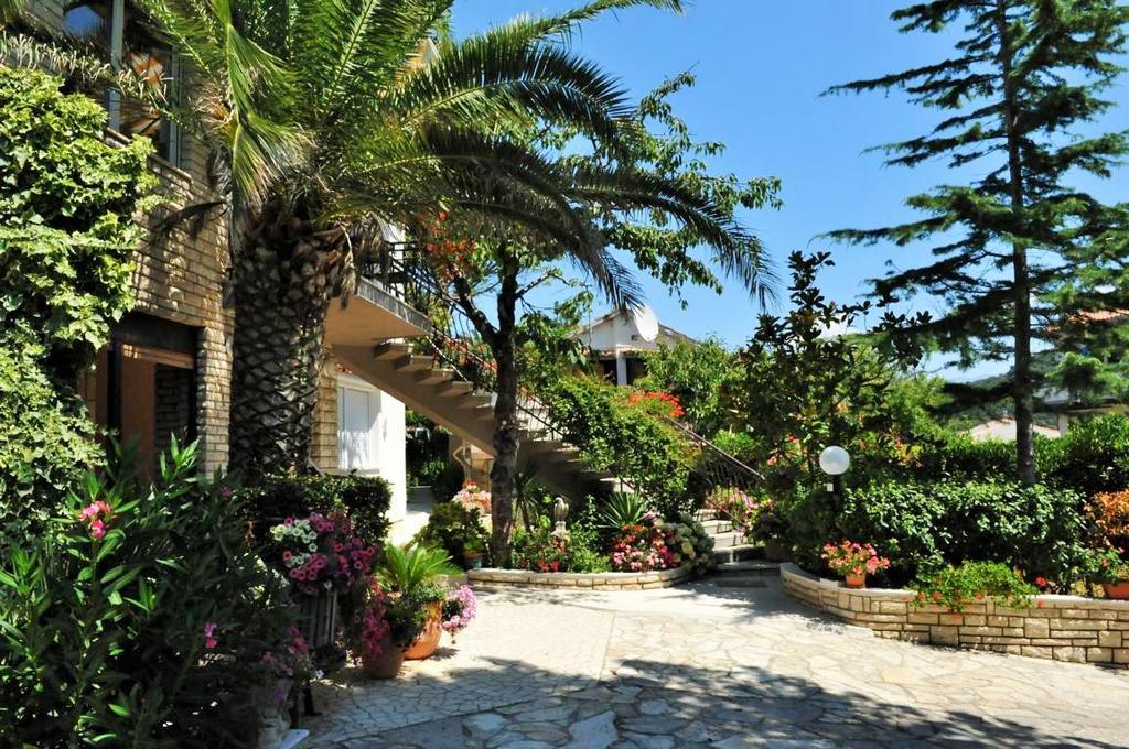 Apartments Angela Kampor Dış mekan fotoğraf